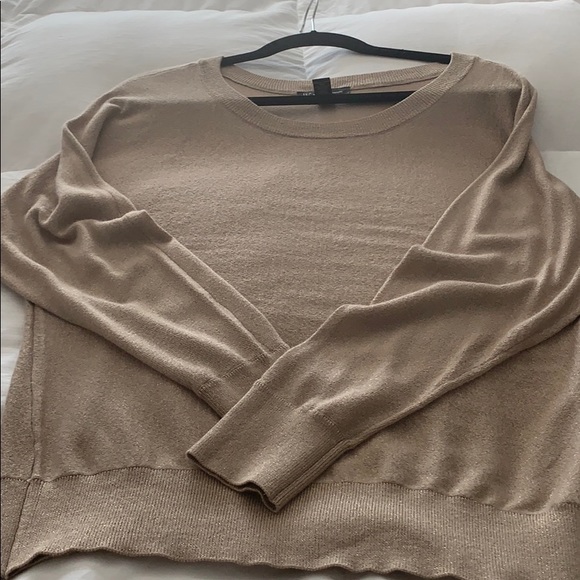 Top - Picture 2 of 4